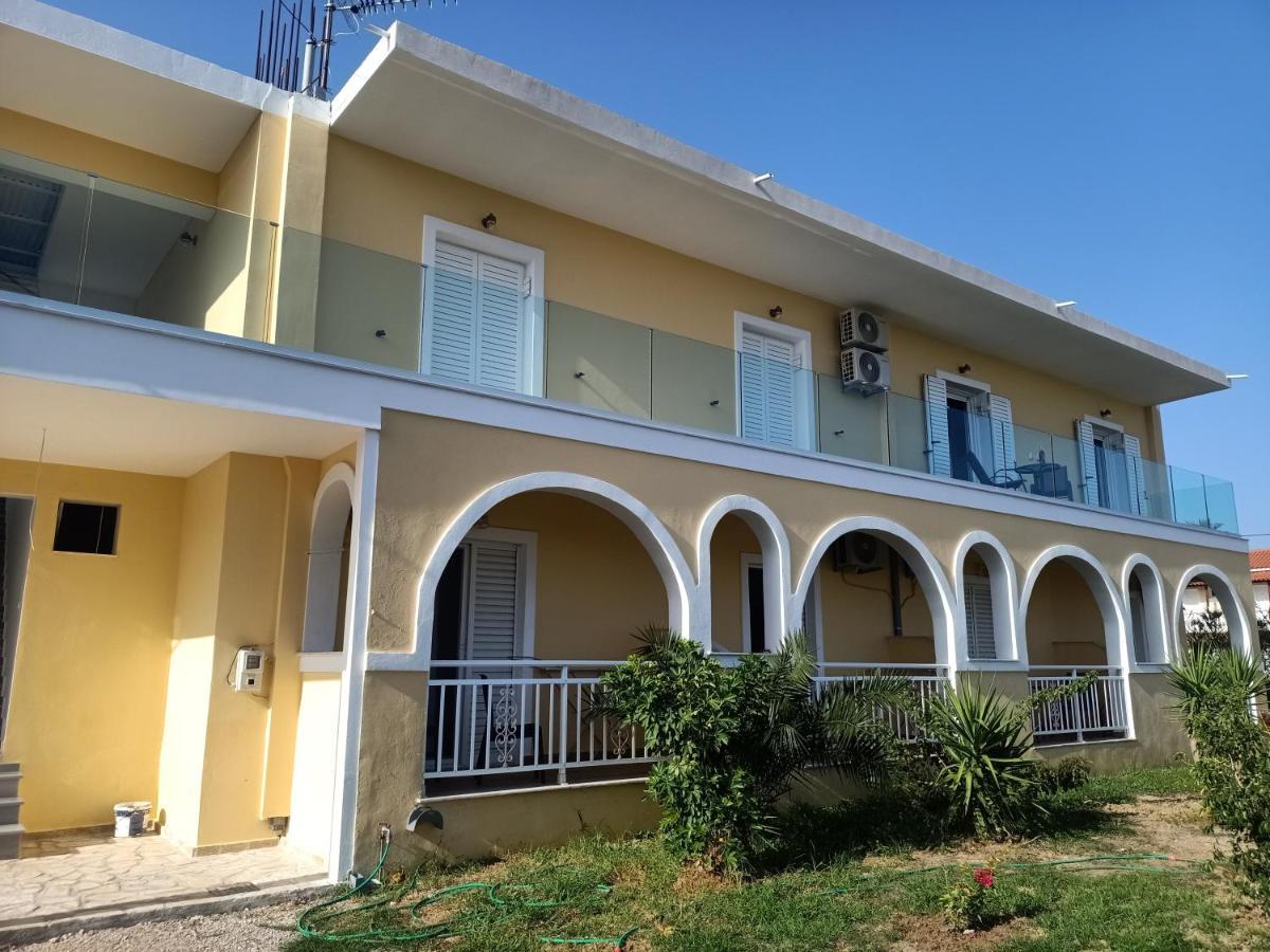 Almiriki Studios & Apartments 알리케스 외부 사진